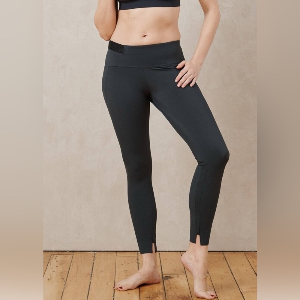 ADAY Crop and Roll Leggings